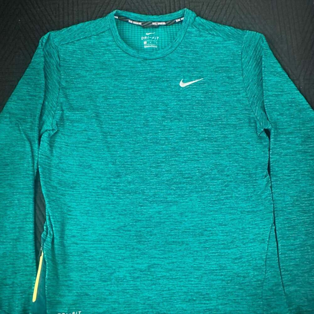 Nike Men's Green and Blue Shirt